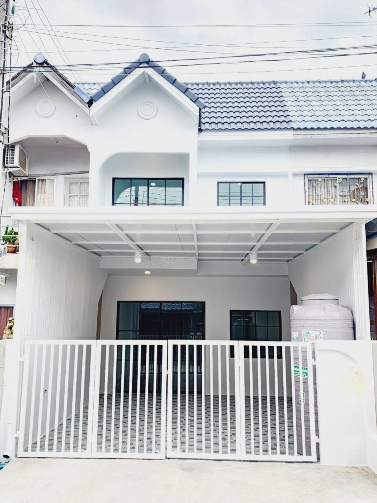 For SaleTownhomePathum Thani,Rangsit, Thammasat : For Sale Townhouse/Townhome  , Baan Yu Charoen 3 , newly renovated , BTS-Khu Khot , Lam Luk Ka , Lam Luk Ka , Pathum Thani , CX-132027
