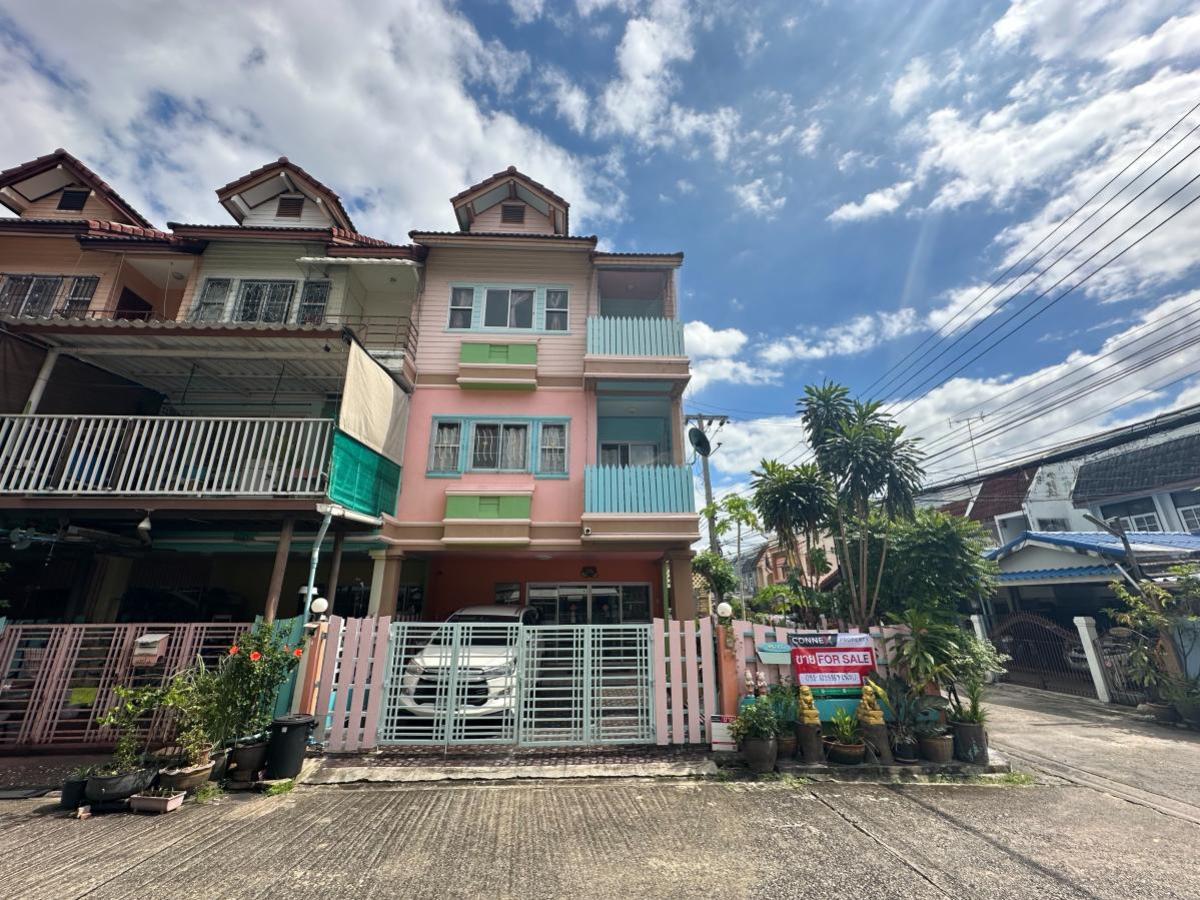 For SaleTownhomeOnnut, Udomsuk : For Sale Townhouse/Townhome  , Baan Natthamon Punnawithi 45 , corner unit , wide frontage , Bang Chak , Phra Khanong , Bangkok , CX-131989