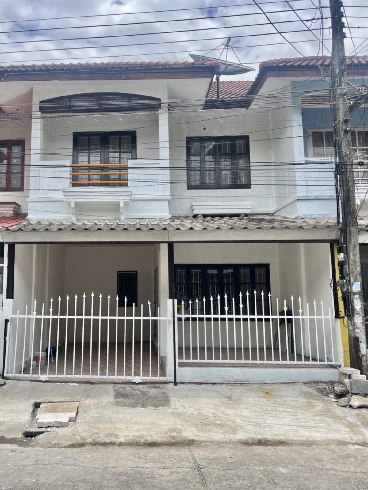 For SaleTownhomePathum Thani,Rangsit, Thammasat : For Sale Townhouse/Townhome  , Baan Pornthisan 5 , Lam Phak Kut , Thanyaburi , Pathum Thani , CX-132556