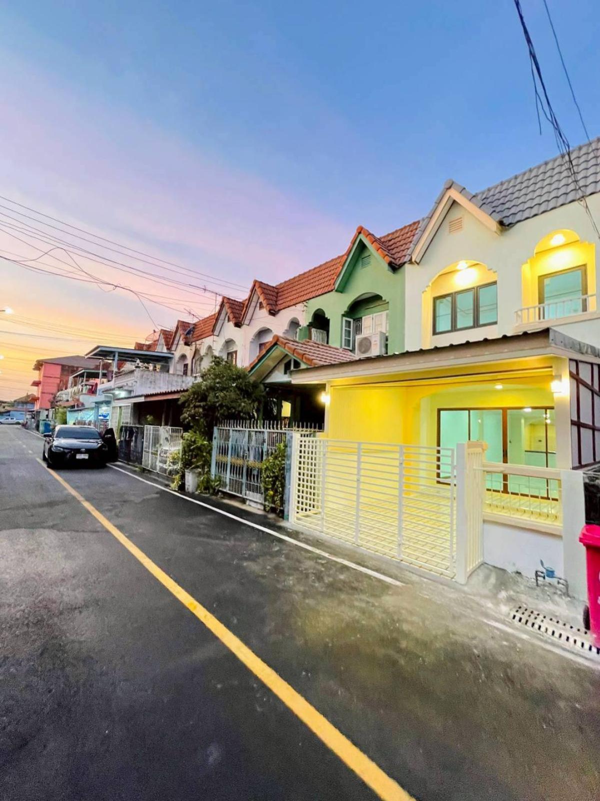 ขายทาวน์โฮมนนทบุรี บางใหญ่ บางบัวทอง : ขายทาวน์เฮ้าส์/ทาวน์โฮม  บ้านบัวทอง 2 รีโนเวทใหม่ บางรักพัฒนา บางบัวทอง นนทบุรี CX-132437