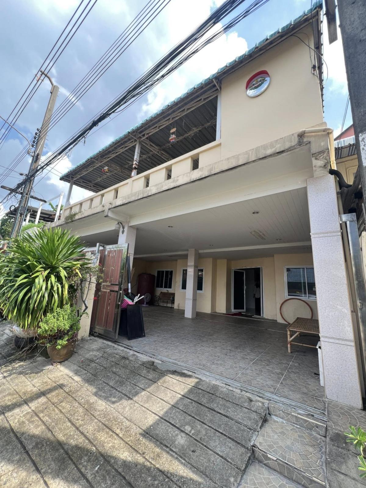 For SaleHouseLadkrabang, Suwannaphum Airport : For Sale Semi-detached house in Soi On Nut 70/1 , Prawet , Prawet , Bangkok , CX-133299