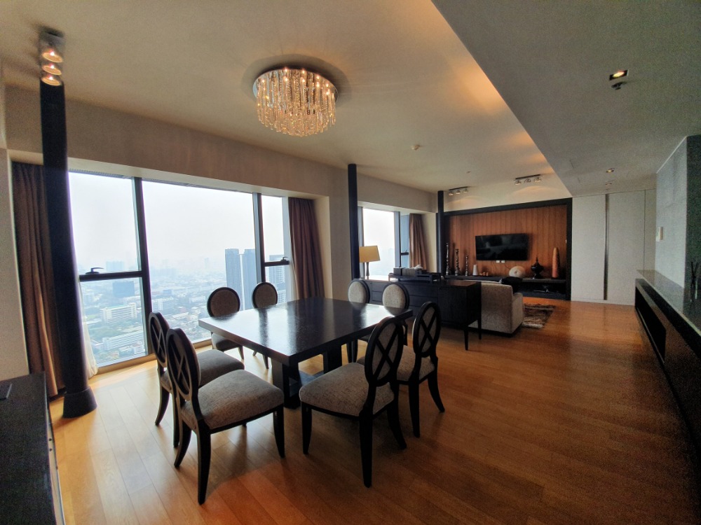 ให้เช่าคอนโดสาทร นราธิวาส : Luxury 3 Beds for rent