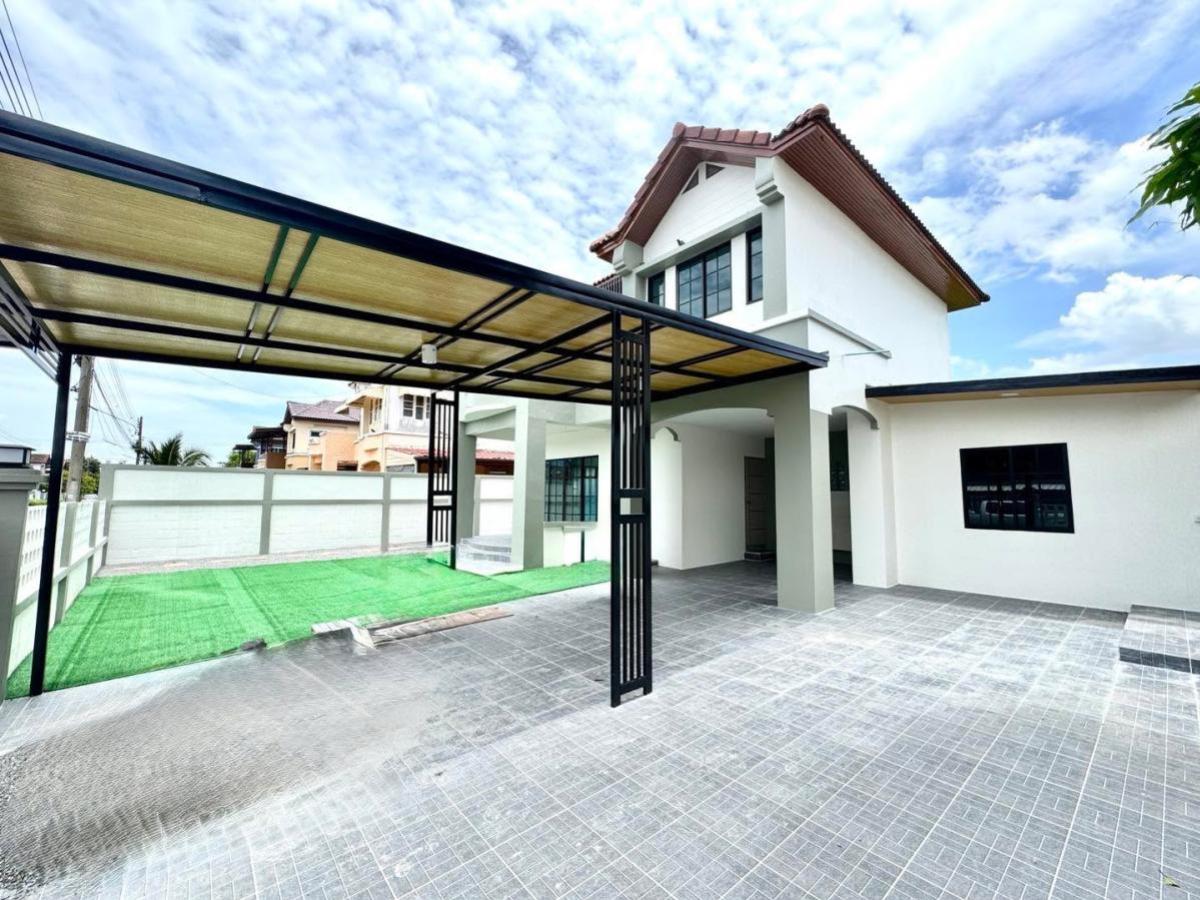 For SaleHousePathum Thani,Rangsit, Thammasat : For Sale House , Baan Pornjira khong 7 , wide frontage , newly renovated , Bueng Kham Phoi , Lam Luk Ka , Pathum Thani , CX-134003