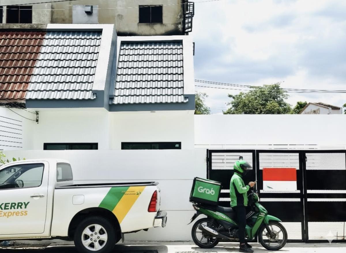 For SaleHouseBang kae, Phetkasem : For Sale Twin house, Soi Petchkasem 94, Weerawat Village , newly renovated , Bang Khae Nuea , Bang Khae , Bangkok , CX-135771