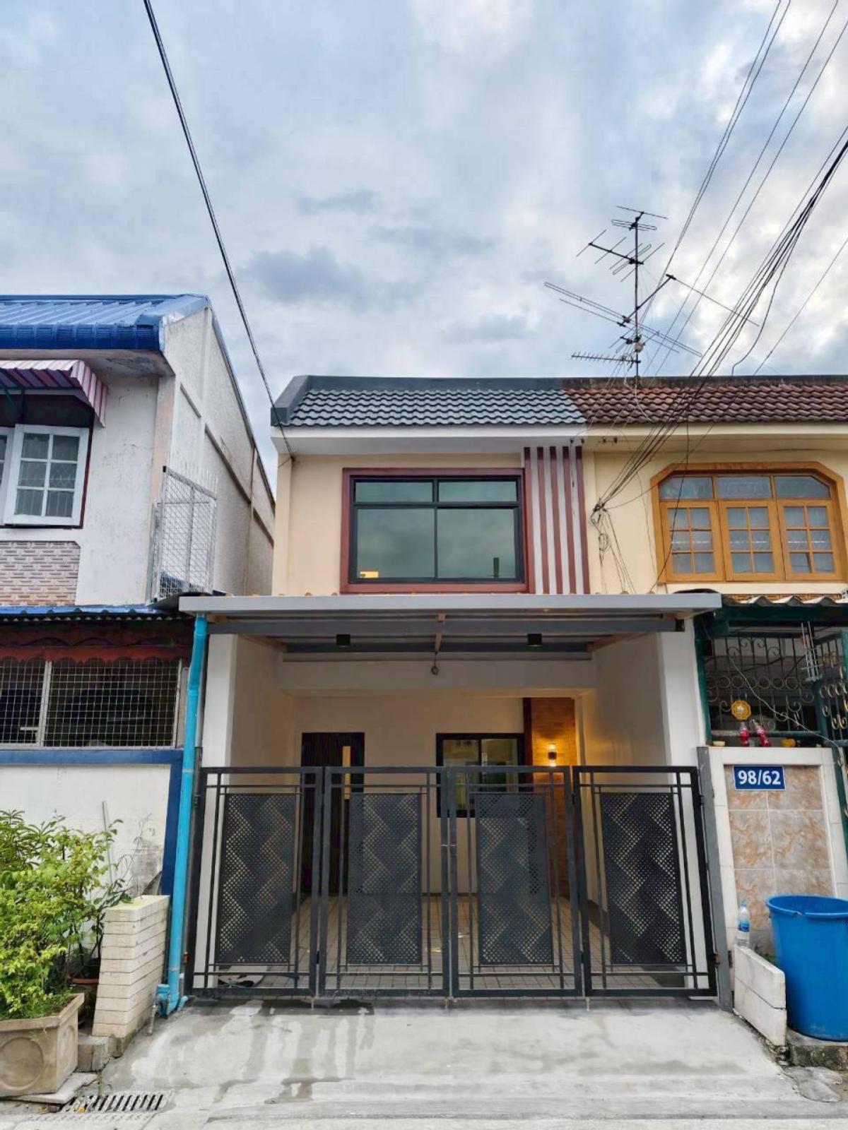 For SaleTownhomeRama5, Ratchapruek, Bangkruai : For Sale Townhouse/Townhome  , Baan Somchai Pattana , wide frontage , newly renovated , Bang Kruai , Bang Kruai , Nonthaburi , CX-135654