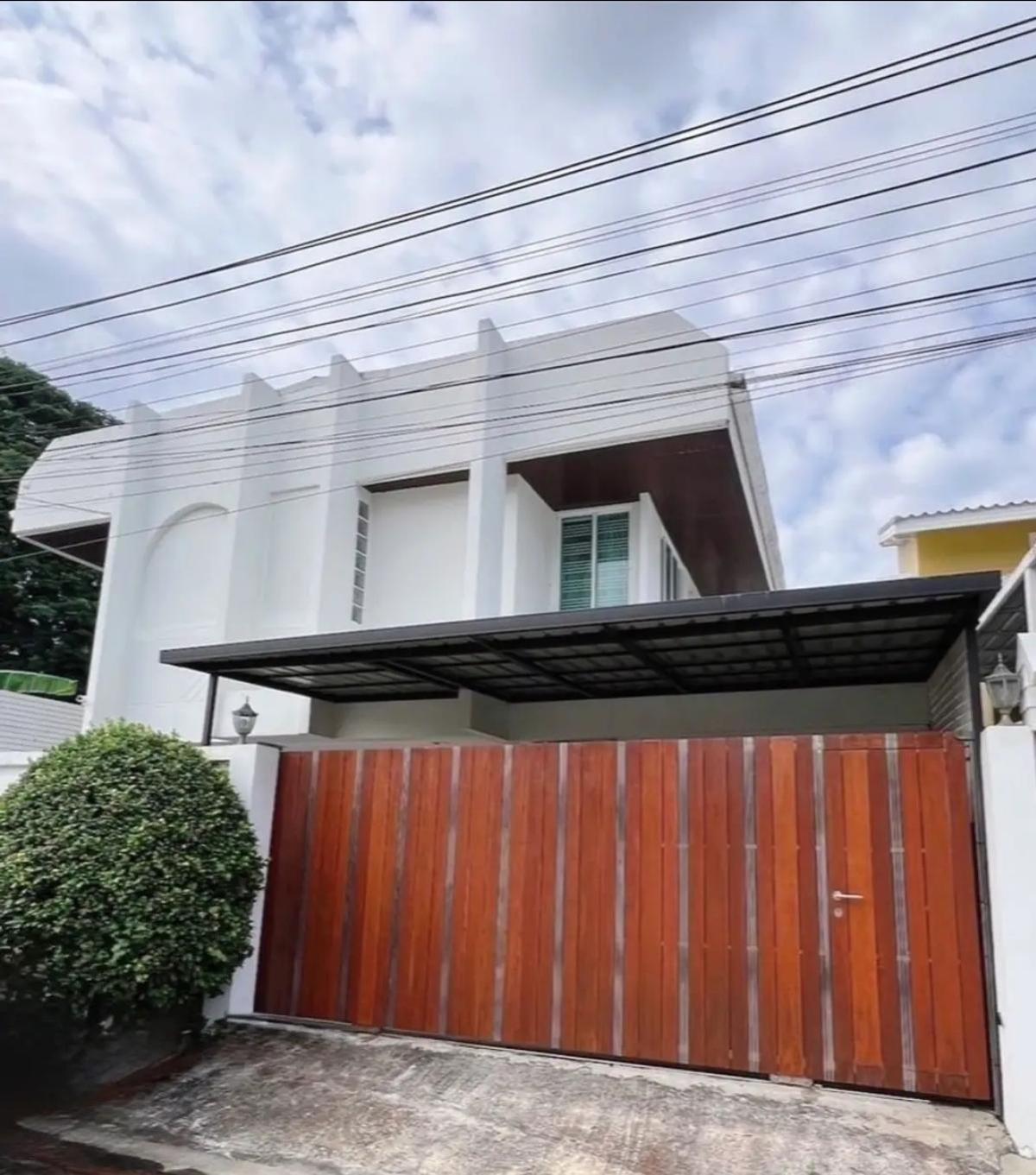For SaleHouseVipawadee, Don Mueang, Lak Si : For Sale Lucky House Village @Vibhavadi​ 16 , high floor , corner unit , wide frontage , newly renovated , Chomphon , Chatuchak , Bangkok , CX-135410