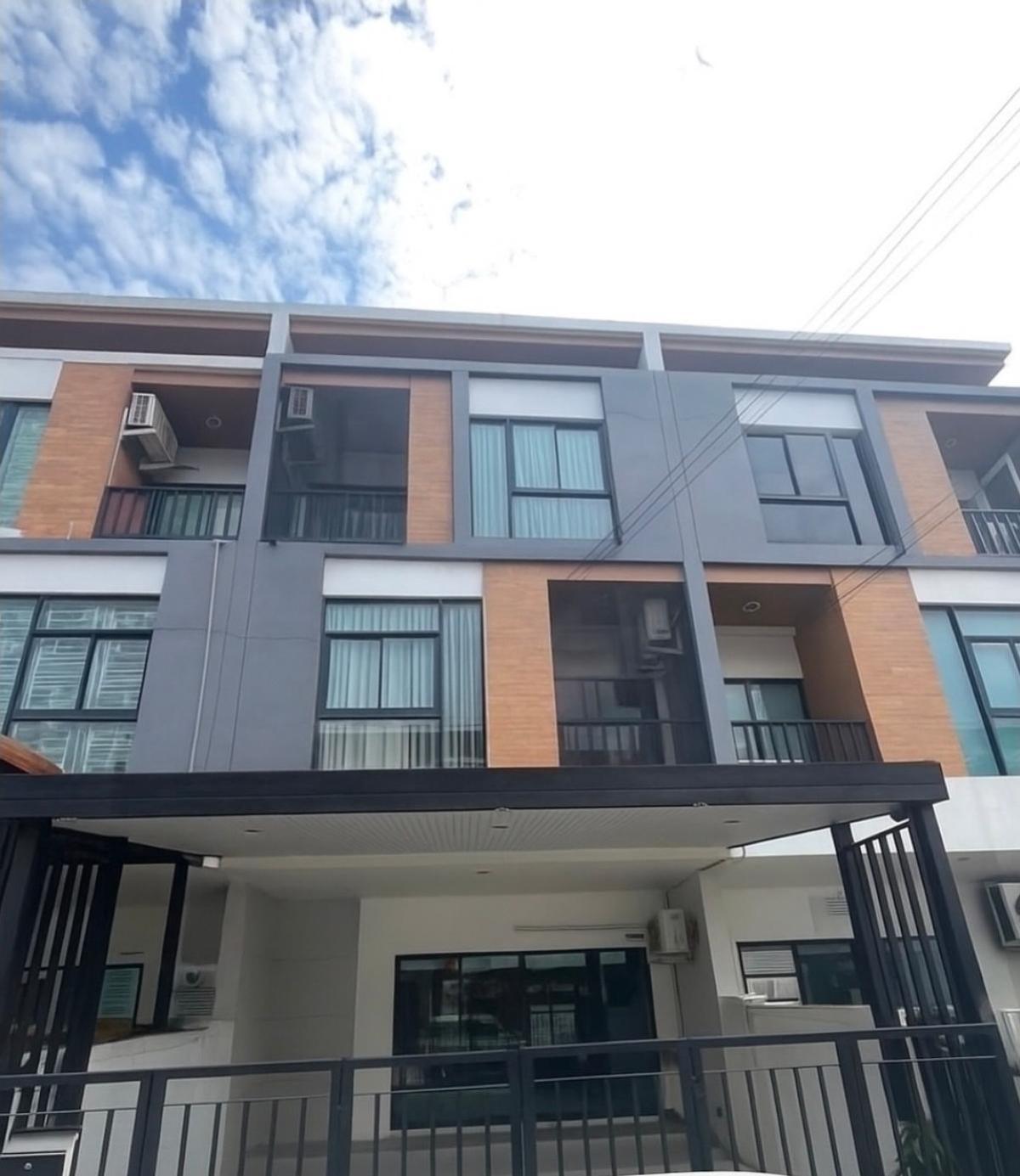 For SaleTownhomeMin Buri, Romklao : For Sale Trio Romkloa , nice view , high floor , Min Buri , Min Buri , Samut Prakarn , CX-136408