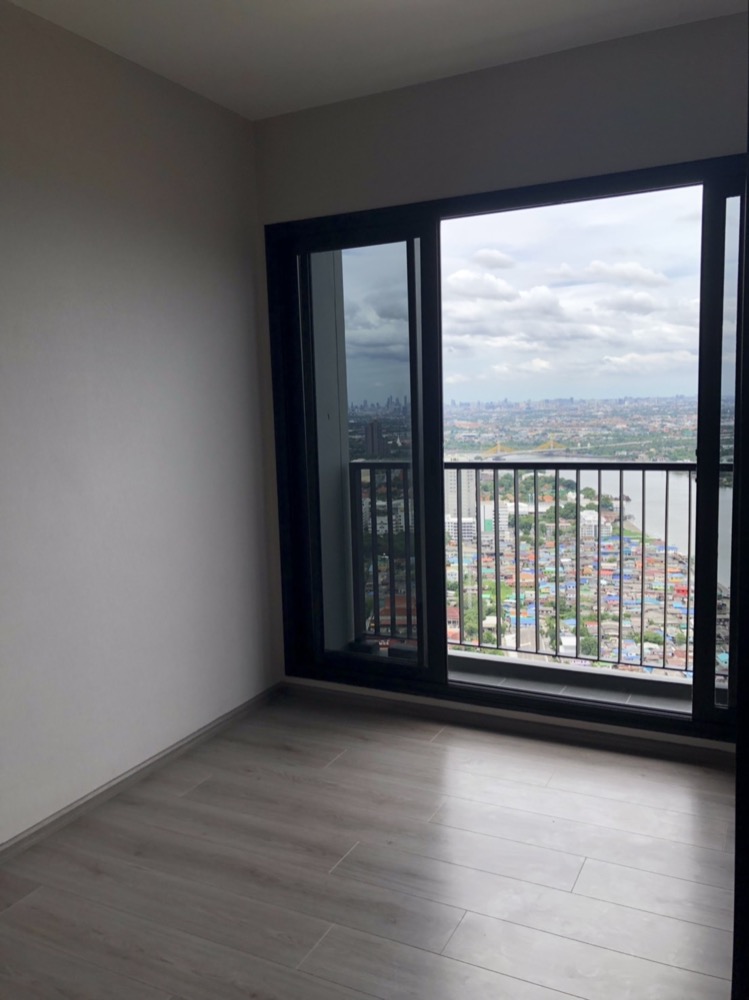 Sell Politan Rive Condo, 51st floor, 1 bedroom, near the river, 31 sq.m. Loading...