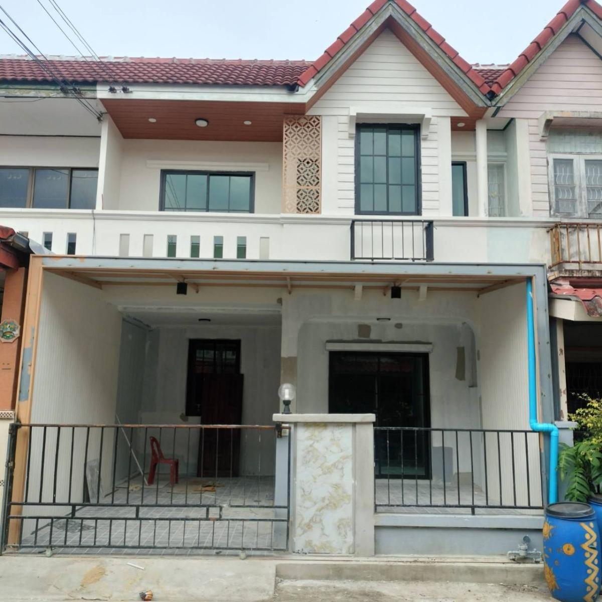 For SaleTownhomePathum Thani,Rangsit, Thammasat : For Sale Townhouse/Townhome  , Cattleya Ville , wide frontage , newly renovated , Lat Sawai , Lam Luk Ka , Pathum Thani , CX-137030