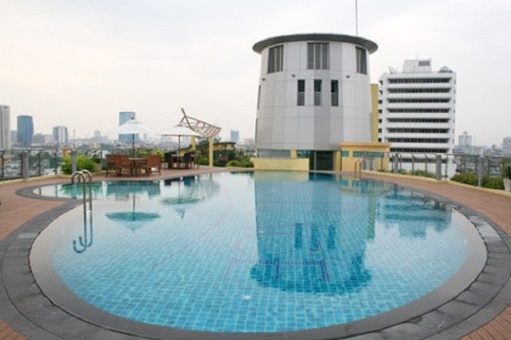 ขายกิจการโรงแรม & กิจการอพาร์ตเมนต์อ่อนนุช อุดมสุข : ขาย อาคาร  Seven Place Executive Residences