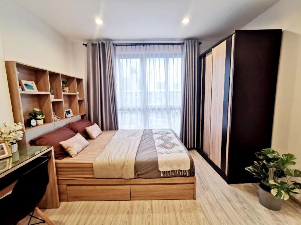 Studio for rent Loading...