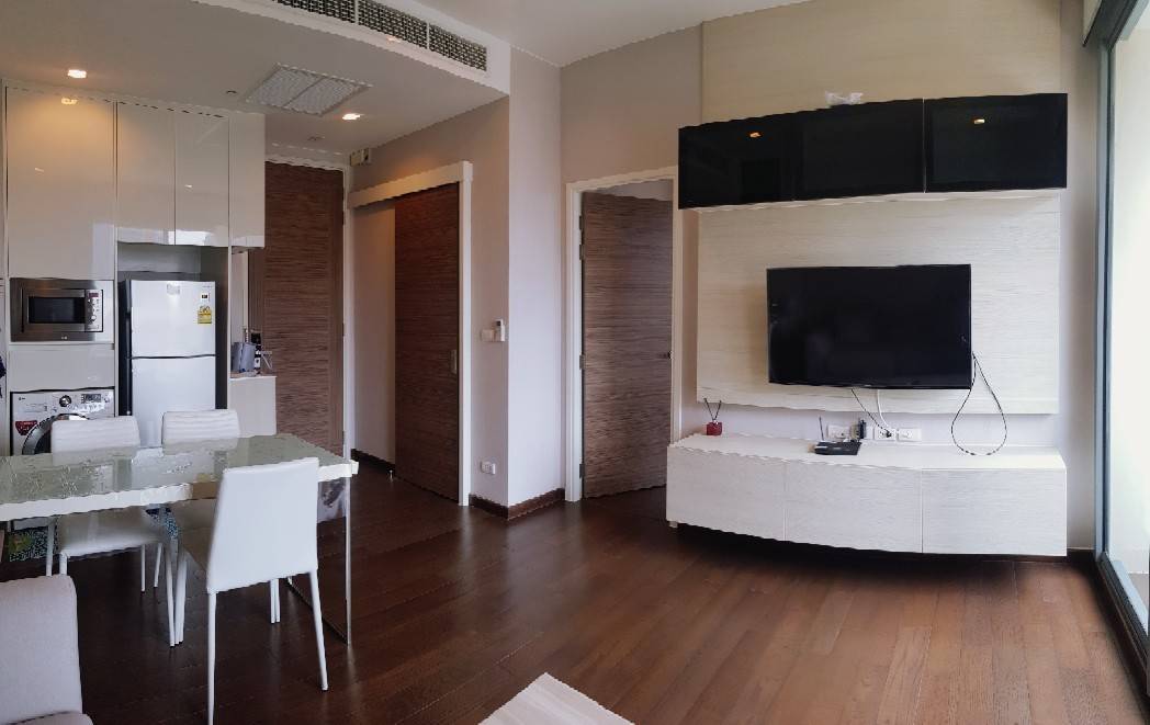 For RentCondoRama9, Petchburi, RCA : Beautiful room for rent Q Asoke project, please contact 0645414424
