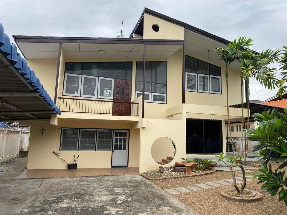 For RentHouseRamkhamhaeng, Hua Mak : 2-storey detached house for rent, Ramkhamhaeng 21, raising animals, new condition, a lot of space