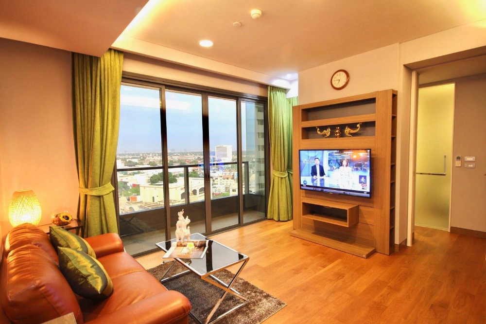 ให้เช่าคอนโดสุขุมวิท อโศก ทองหล่อ : 0668-Y😊 For RENT ให้เช่า 2 ห้องนอน 🚄ใกล้ BTS พร้อมพงษ์ เพียง 11 นาที ( 950 ม. )🏢เดอะลุมพินี 24 The Lumpini 24🔔พื้นที่:54.30ตร.ม. 💲ราคาเช่า:45,000.-บาท 📞นัดชมห้อง:099-5919653 ✅LineID:@sureresidence