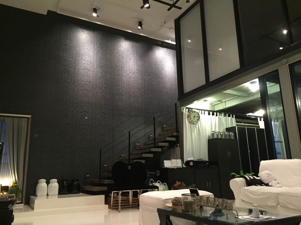 +++ Urgent rent, large luxury decorated room +++ The Emporio Place, 3 bedrooms, Duplex 161 sq m, overlooking the Chao Phraya River, 161 sq m, fully furnished, ready to move in!! Loading...