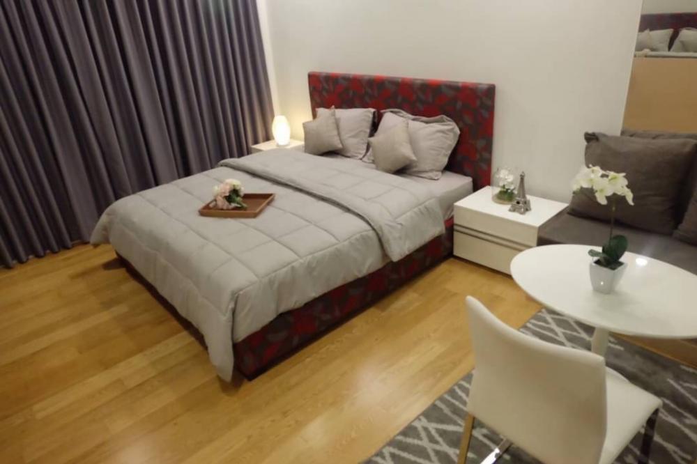 For RentCondoNana, North Nana,Sukhumvit13, Soi Nana : Condo for rent :  15 Sukhumvit Residents Type  :  1  bedroom 1 bathroom Size  :  35 sq.m  Floor  : 7 Rent Price 15,000 Baht/Month