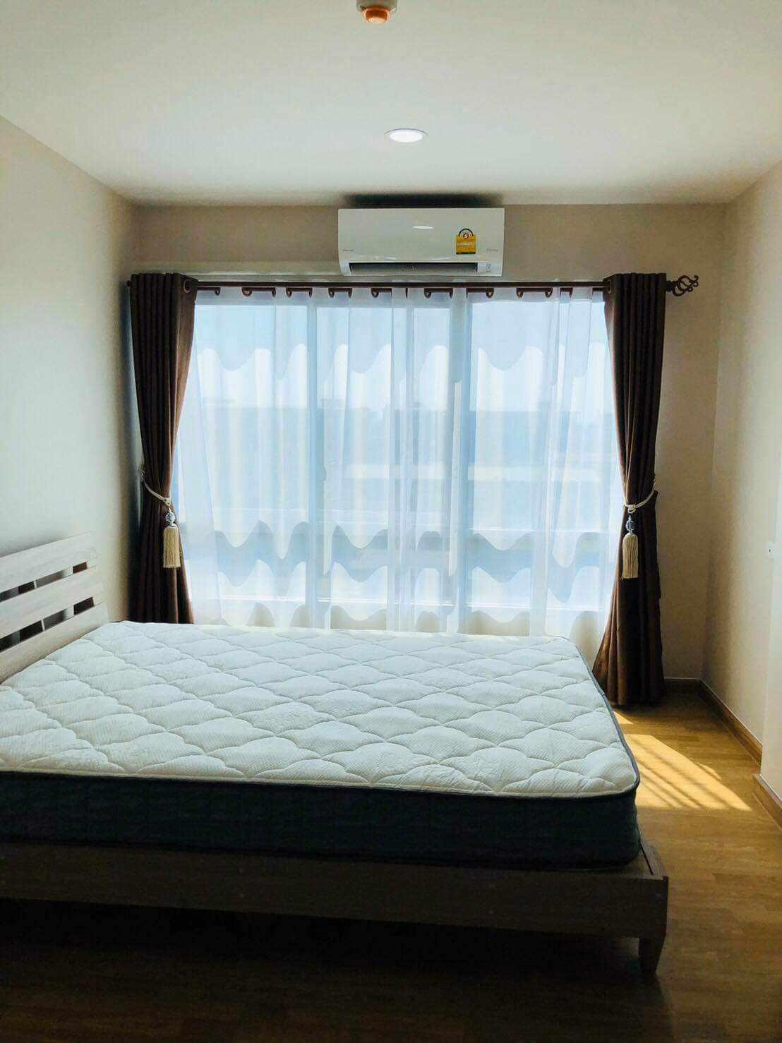 ให้เช่าคอนโดปทุมธานี รังสิต ธรรมศาสตร์ : ให้เช่าห้องใหญ่ 30 ตรม.เหมาะกับการอยู่ 2 คนแบบไม่อึดอัด ที่คอนโด BE Condo เดินไป ม.กรุงเทพ ได้ เพียง 600 เมตร