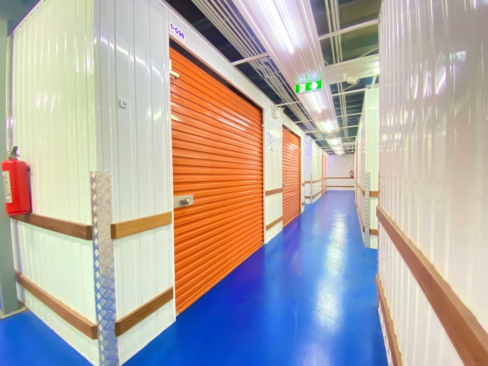 For RentWarehouseKhlongtoei, Kluaynamthai : warehouse, warehouse, storage area Personal service 24 hours a day. Self-St discount up to 40%!! Bangkok. Stock - Warehouse - Hold products - Store office supplies - Store documents - Convenient * Clean * Safe * City center Interested call 0994214546 (Lin