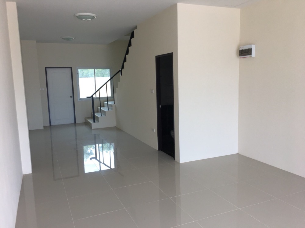 ให้เช่าอาคารพาณิชย์ระยอง : อาคารพาณิชย์ 2 ชั้น 2 ห้องนอน 2 ห้องน้ำ