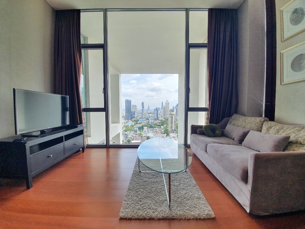 For RentCondoSathorn, Narathiwat : 1902-A (AT)😊 For RENT 3 bedroom for rent🚄Near BTS Saladaeng only 5 minutes🏢The Sukhothai Residence The Sukhothai Residences🔔Area:266.21sq.m.💲Rent:200,000.-baht📞:099-5919653✅LineID:@sureresidence