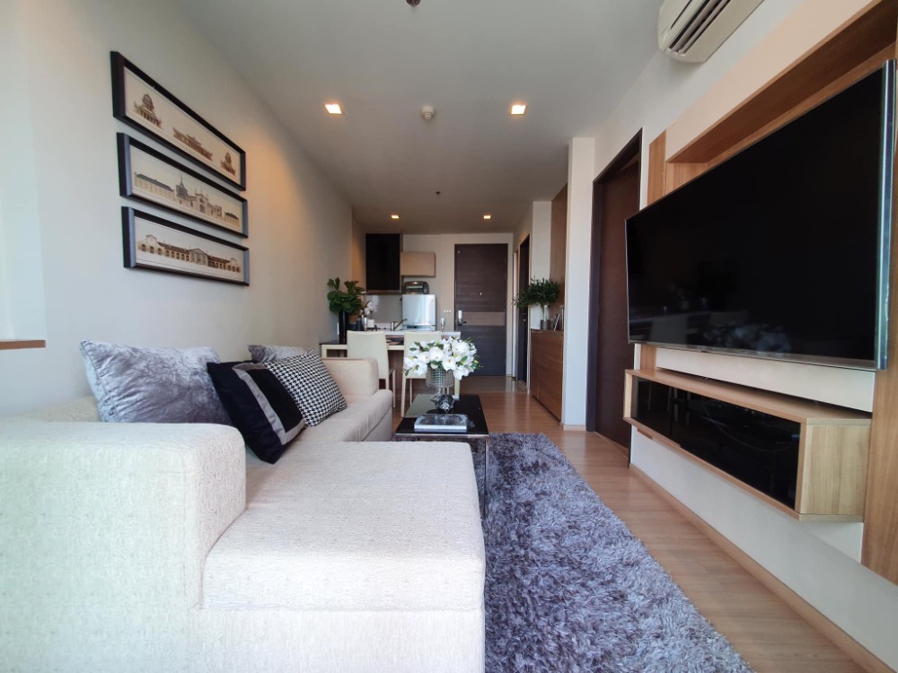 ให้เช่าคอนโดสาทร นราธิวาส : ให้เช่า Rhythm Sathorn เครื่องใช้ไฟฟ้า + เฟอร์นิเจอร์ + decoration ตกแต่งห้อง ครบ