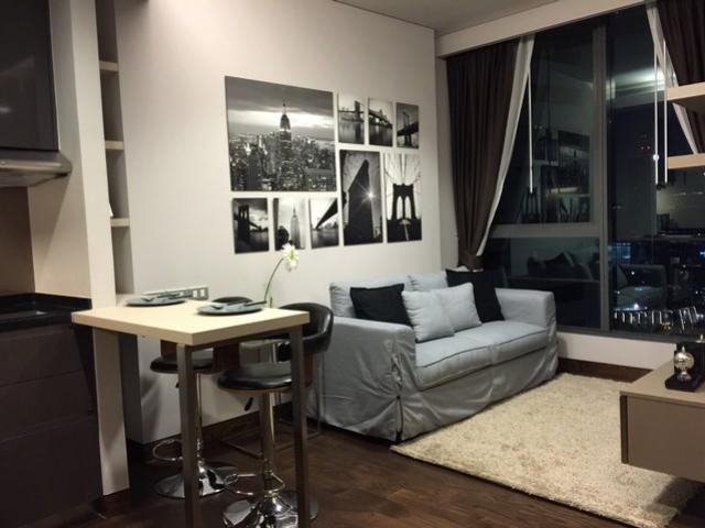 For RentCondoSukhumvit, Asoke, Thonglor : Condo for rent Lumpini 24, Sukhumvit 24 Road, 18th floor, East 38 sqm.