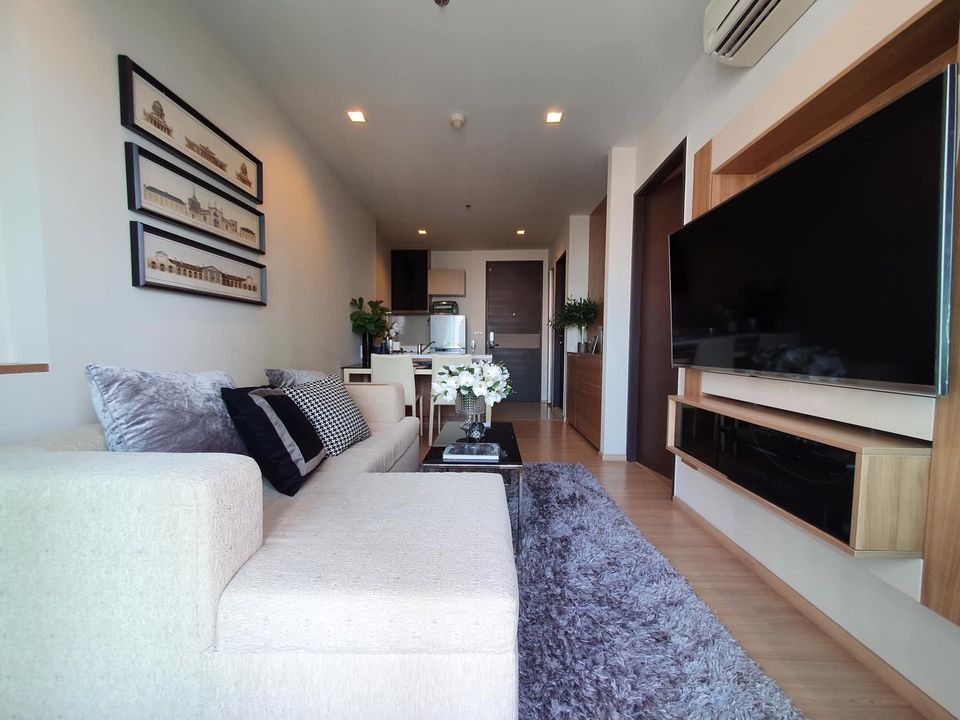 ให้เช่าคอนโดสาทร นราธิวาส : 1836-A😊😍 For RENT & SELL ให้เช่าและขาย 1 ห้องนอน🚄ใกล้ BTS สะพานตากสิน🏢 ริทึ่ม สาทร Rhythm Satorn🔔พื้นที่:45.00ตร.ม.💲เช่า: 25,000.-บาท💲ขาย: 6,800,000.-บาท📞099-5919653✅LineID:@sureresidence