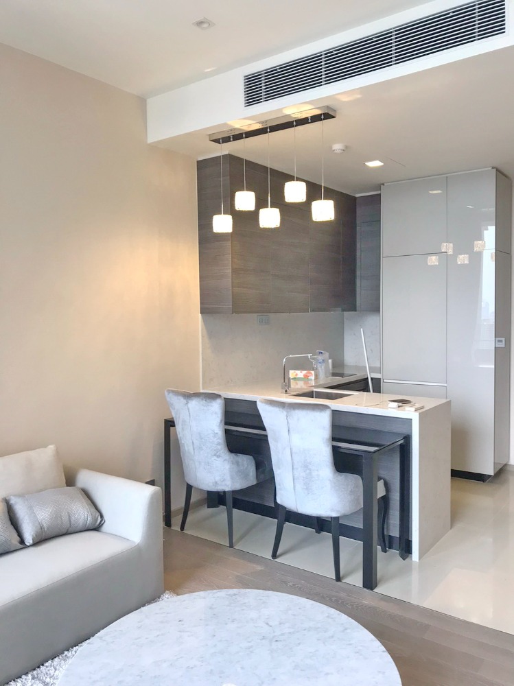 ให้เช่าคอนโดสุขุมวิท อโศก ทองหล่อ : 2883😊😍 For RENT, SELL ให้เช่า,ขาย 1 ห้องนอน🚄ใกล้ MRT อโศก🏢ดิ เอส อโศก The Esse Asoke🔔พื้นที่:45.00ตร.ม.💲เช่า:37,000฿💲ขาย:11,000,000฿📞O99-5919653,065-9423251✅LineID:@sureresidence
