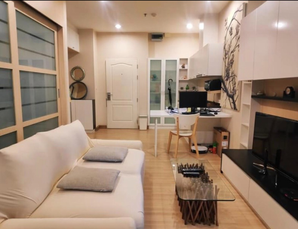 ให้เช่าคอนโดวงเวียนใหญ่ เจริญนคร : 2194-A😊 For RENT &SELLให้เช่าและขาย 1 ห้องนอน🚄ใกล้ BTS สะพานตากสิน🏢The LightHouse Sathorn-Chareonnakorn🔔พื้นที่:49.00ตร.ม.💲เช่า:19,000฿💲ขาย:5,400,000฿📞O86-454O477,O99-5919653✅LineID:@sureresidence