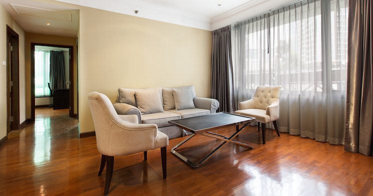ให้เช่าคอนโดสาทร นราธิวาส : 2 Bedrooms At Baan Piya Sathorn บ้านปิยะสาทร ซอยสวนพลู วิวสระว่ายน้ำ