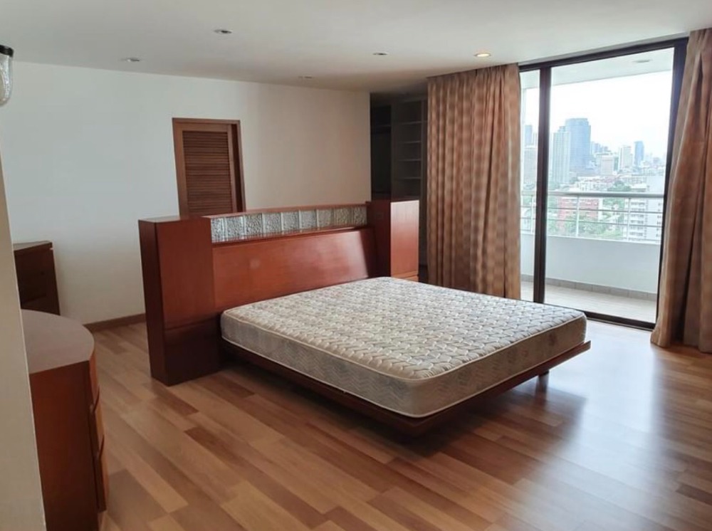 ให้เช่าคอนโดสุขุมวิท อโศก ทองหล่อ : 3034-A😊For RENT ให้เช่า 3 ห้องนอน🚄ใกล้ BTS ทองหล่อ🏢เดอะ ฮาบิแทต The Habitat🔔พื้นที่:250.00ตร.ม.💲เช่า:65,000฿📞O88-7984117,O65-9423251✅LineID:@sureresidence