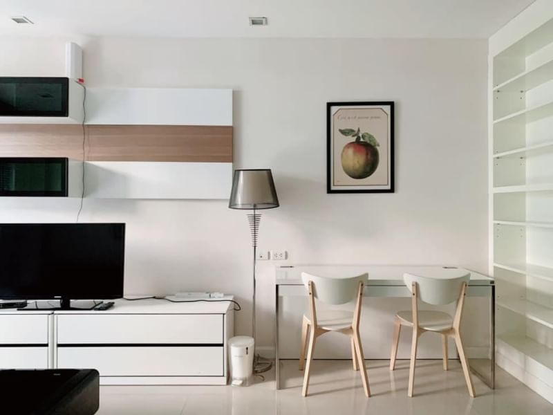 For RentCondoWitthayu, Chidlom, Langsuan, Ploenchit : Rent O2 Hip (O2 Hip)