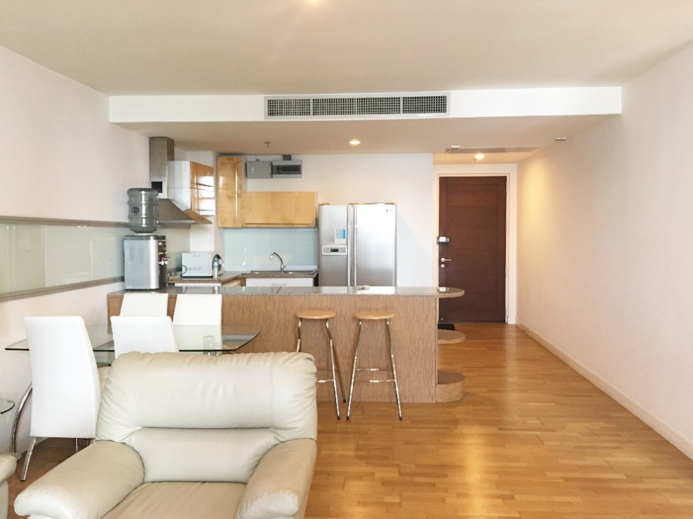 ให้เช่าคอนโดสาทร นราธิวาส : 3188-A😊 For RENT ให้เช่า 1 ห้องนอน🚄 ใกล้ BTS ช่องนนทรี🏢เออร์บานา สาทร Urbana Sathorn🔔พื้นที่:70.00ตร.ม.💲เช่า:35,000฿📞O88-7984117,O65-9423251✅LineID:@sureresidence