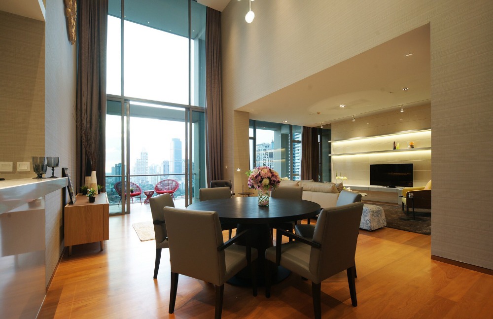 For RentCondoSathorn, Narathiwat : Condo for rent The Sukhothai Residence Type Duplex 2 bedroom 3 bathroom Size 230 sq.m. Floor 19