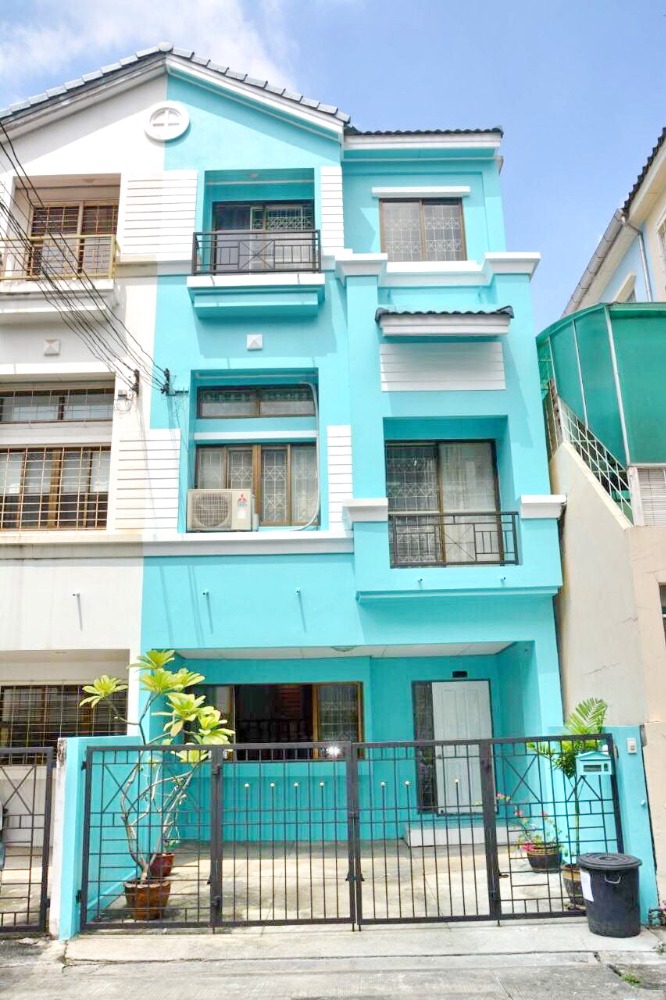 For RentTownhomeRatchadapisek, Huaikwang, Suttisan : HK0106😊 For RENT ให้เช่า ให้เช่าทาวน์โฮม 3 ชั้น,🚪3 ห้องนอน🚄MRT ศูนย์วัฒนธรรม🏢รัชดา ห้วยขวาง Ratchada Huai Khwang🔔พื้นที่บ้าน:21.00ตร.วา🔔พื้นที่ใช้สอย:200.00ตร.ม.💲เช่า:45,000฿📞O99-5919653,O65-9423251✅LineID:@surer