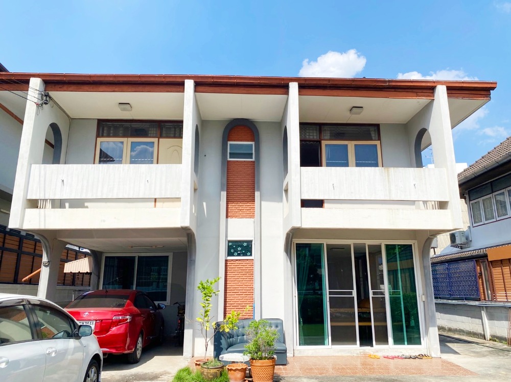Quick sale, 2 storey detached house, Amarin Niwet Village 1, size 82 sq.wa., 4 bedrooms, 2 bathrooms, can enter and exit 2 ways, Ramintra Road and Phaholyothin Road. Loading...