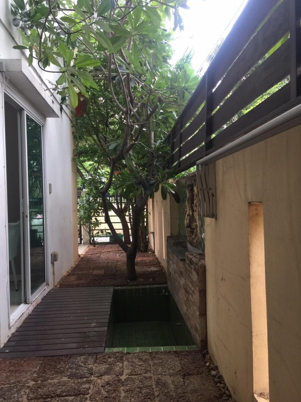 ให้เช่าทาวน์โฮมพัฒนาการ ศรีนครินทร์ : Town home rent 22,000b month 3 bed 2bath 3 floor 1 car park on pattanakarn