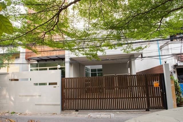 For SaleHouseSukhumvit, Asoke, Thonglor : บ้านเดี่ยว สุขุมวิท49 (ใกล้ๆ กับ รพ.สมิติเวช)