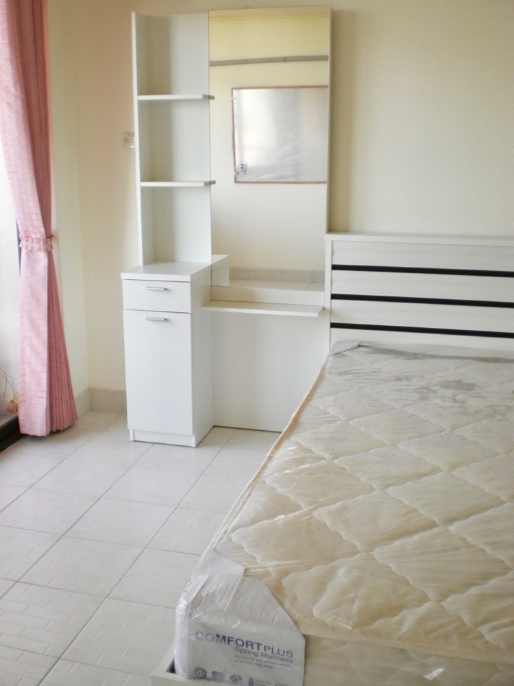 ขายคอนโดนนทบุรี บางใหญ่ บางบัวทอง : **ขายคอนโด แนวรถไฟฟ้า ลดพิเศษ 799,000 บาท ขนาด 32 ตร.ม ห้องกว้างไม่อึดอัด คอนโดธารารินทร์เจ้าพระยา นนทบุรี สถานีรถไฟฟ้าพระนั่งเกล้า วิวแม่น้ำ