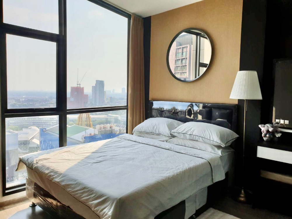 For RentCondoSukhumvit, Asoke, Thonglor : Condo for rent Rhythm Ekkamai, luxury condo, Good location, near BTS Ekkamai, Sukhumvit 63 and Getway Ekkamai (350 meters) Donki Mall