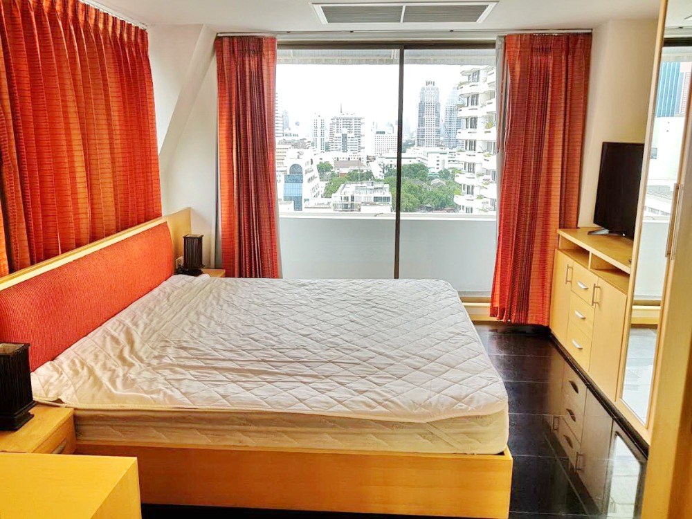 For RentCondoSilom, Saladaeng, Bangrak : 3828-A😊😍 For RENT &amp; SELL 3 bedrooms for rent &amp; sale🚄near BTS Chong Nonsi🏢Diamond Tower Diamond Tower🔔Area:182.00 sq m💲Rent:45,000฿💲Sale:19,500,000฿📞O88-7984117, O65-9423251✅LineID:@sureresidence