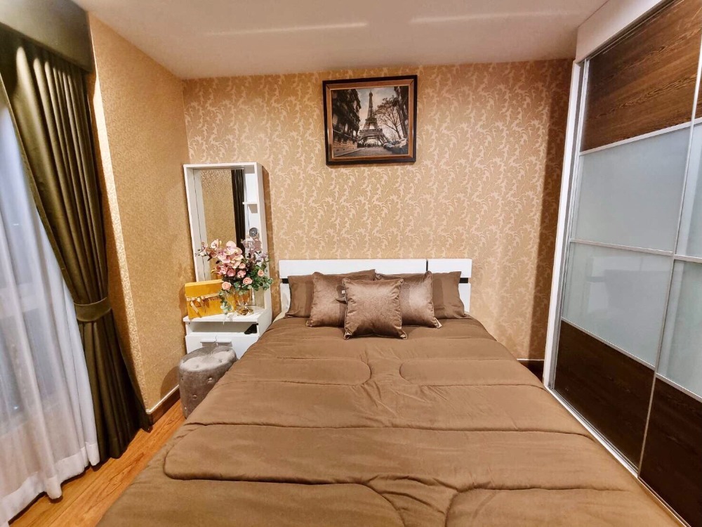 For RentCondoRatchadapisek, Huaikwang, Suttisan : Diamond Ratchada has rooms available every day. You can make an appointment to see the room. #Add line, reply very quickly. ***The room came out very quickly. There are many rooms to capture the screen of the room or copy the link. Send us a line to inqui