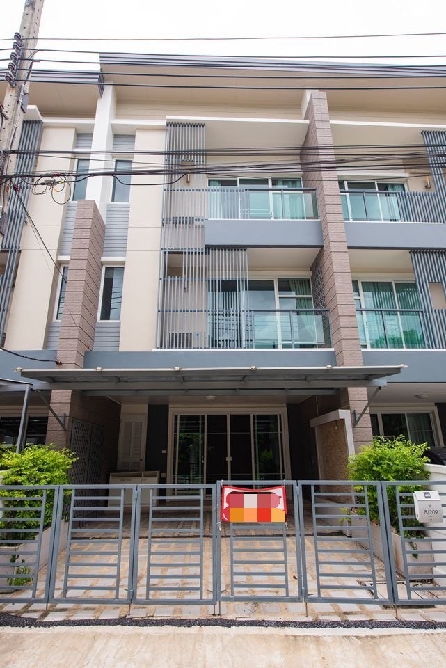 ให้เช่าทาวน์โฮมพัฒนาการ ศรีนครินทร์ : ให้เช่า Town Avenue Srinakarin