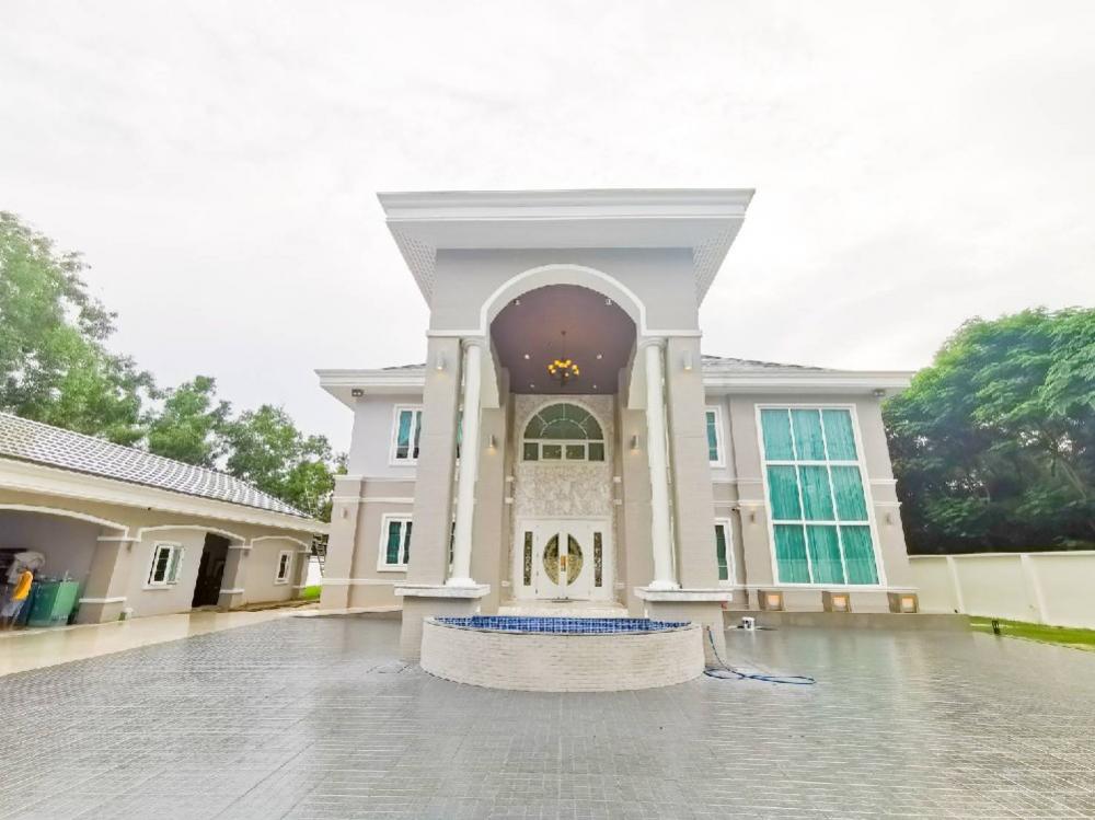 ขายบ้านลาดกระบัง สุวรรณภูมิ : 💥คฤหาสน์สุดหรูตกแต่งเสร็จพร้อมอยู่💥ย่านลาดกระบัง เชื่อมต่อกับสนามกอล์ฟ ใกล้สนามบินสุวรรณภูมิ ‼️(H1163)โดยตั้งอยู่ในพื้นที่ สนามกอล์ฟ เดอะ รอยัล กอล์ฟ แอนด์ คันทรี่ คลับ (The Royal Golf Country Club)