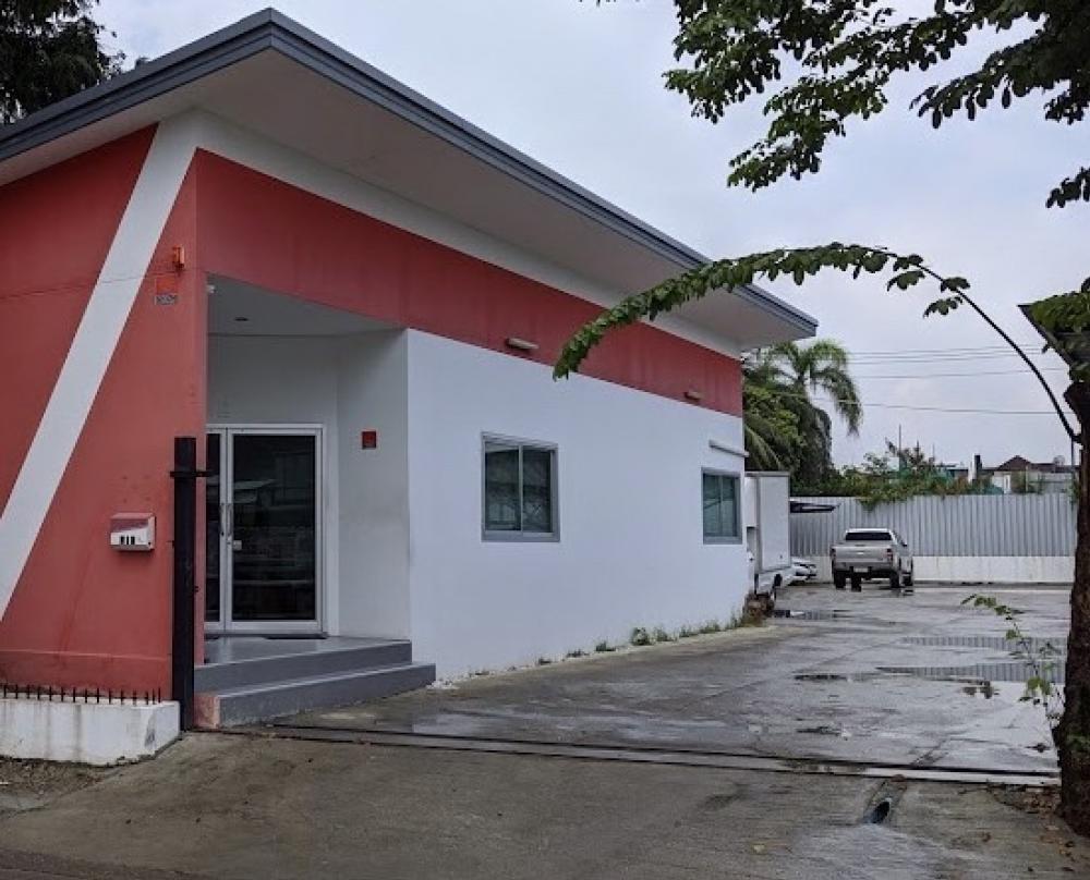 For RentRetail SpaceOnnut, Udomsuk : 📌 Business area, grill, car garage, BTS Udomsuk 700m