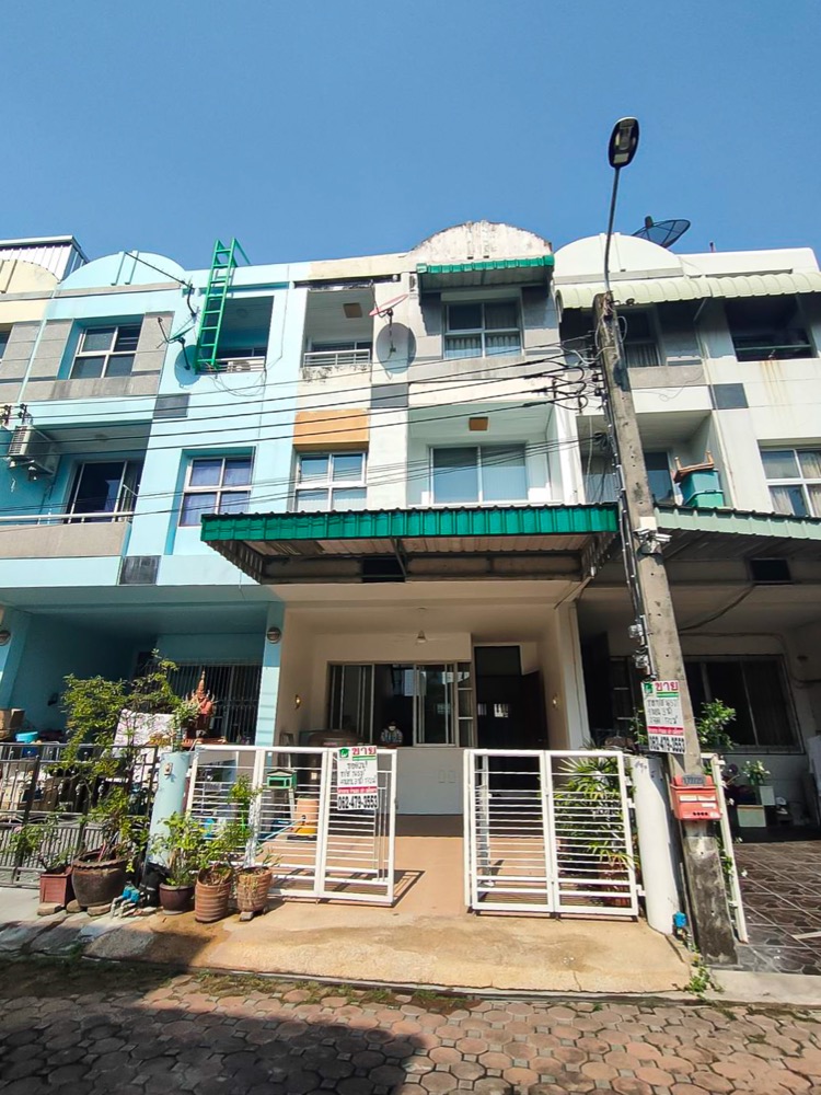 For SaleTownhomeOnnut, Udomsuk : Townhouse for sale Home Place Village, Sukhumvit 71, new condition, beautiful house, spacious, good location
