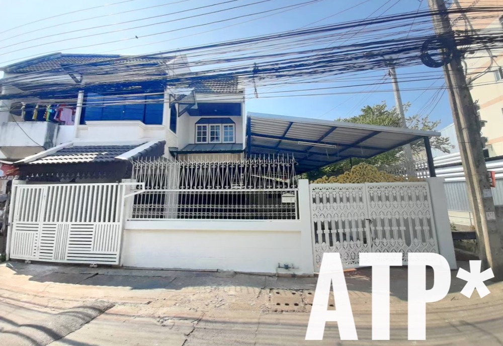 For RentTownhomeLadprao, Central Ladprao : **For Rent** Townhouse house. Behind the corner (3 bedrooms / 2 bathrooms / 2 air conditioners / 3 parking spaces / 1 maid's room + private bathroom) @ near Lat Phrao-Ratchada intersection