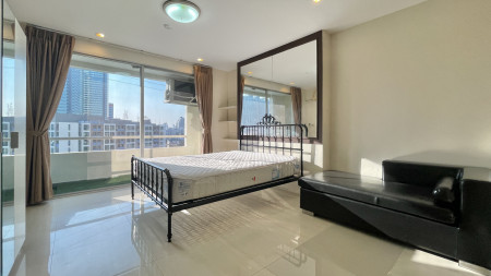 For SaleCondoRatchadapisek, Huaikwang, Suttisan : Condo for sale or rent, Ratchada Orchid, size 30 sq m., 7th floor, Building B, city view, studio, fully furnished, near MRT Sutthisan 600 meters, Central Rama 9