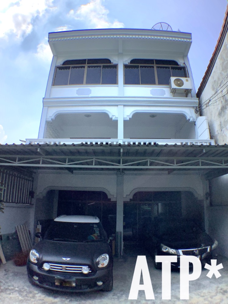 For RentHome OfficeYothinpattana,CDC : **For Rent** House in a large townhome building, 2 booths, 4 floors + roof deck @ Ladprao - along the expressway