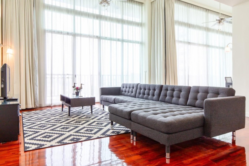 For RentCondoSathorn, Narathiwat : Condo for rent Sathorn Gallery Residences, complete facilities, ready to move in !!